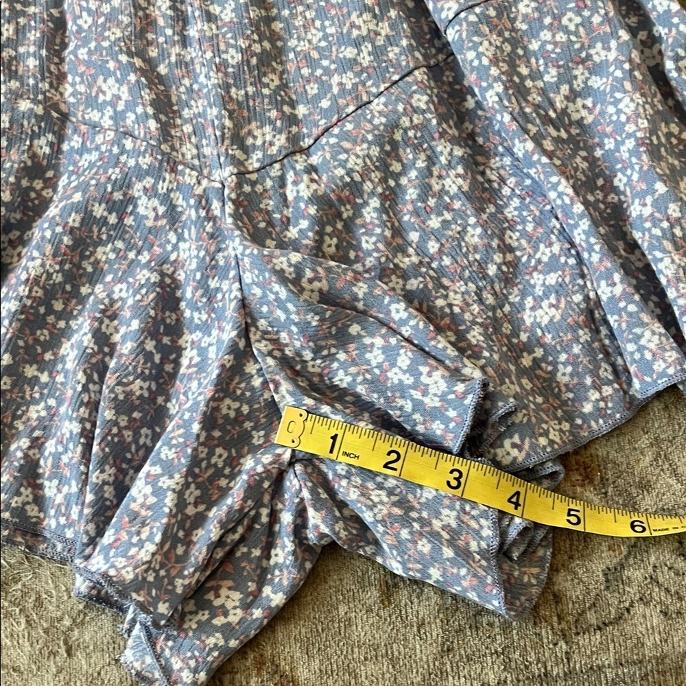 Peach Love California Blue Floral Romper NWT Small - Picture 10 of 15